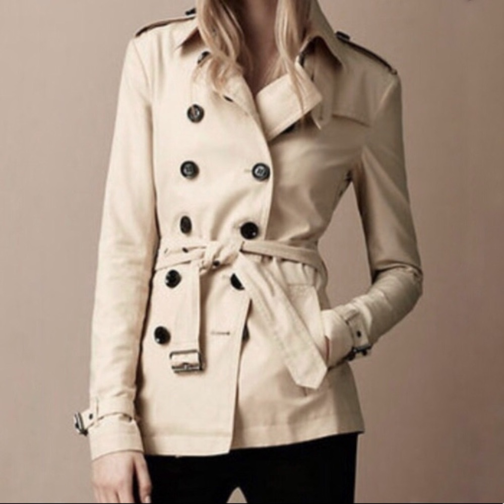 *** SOLD *** Burberry Short Trench Coat - Picture 1 of 3